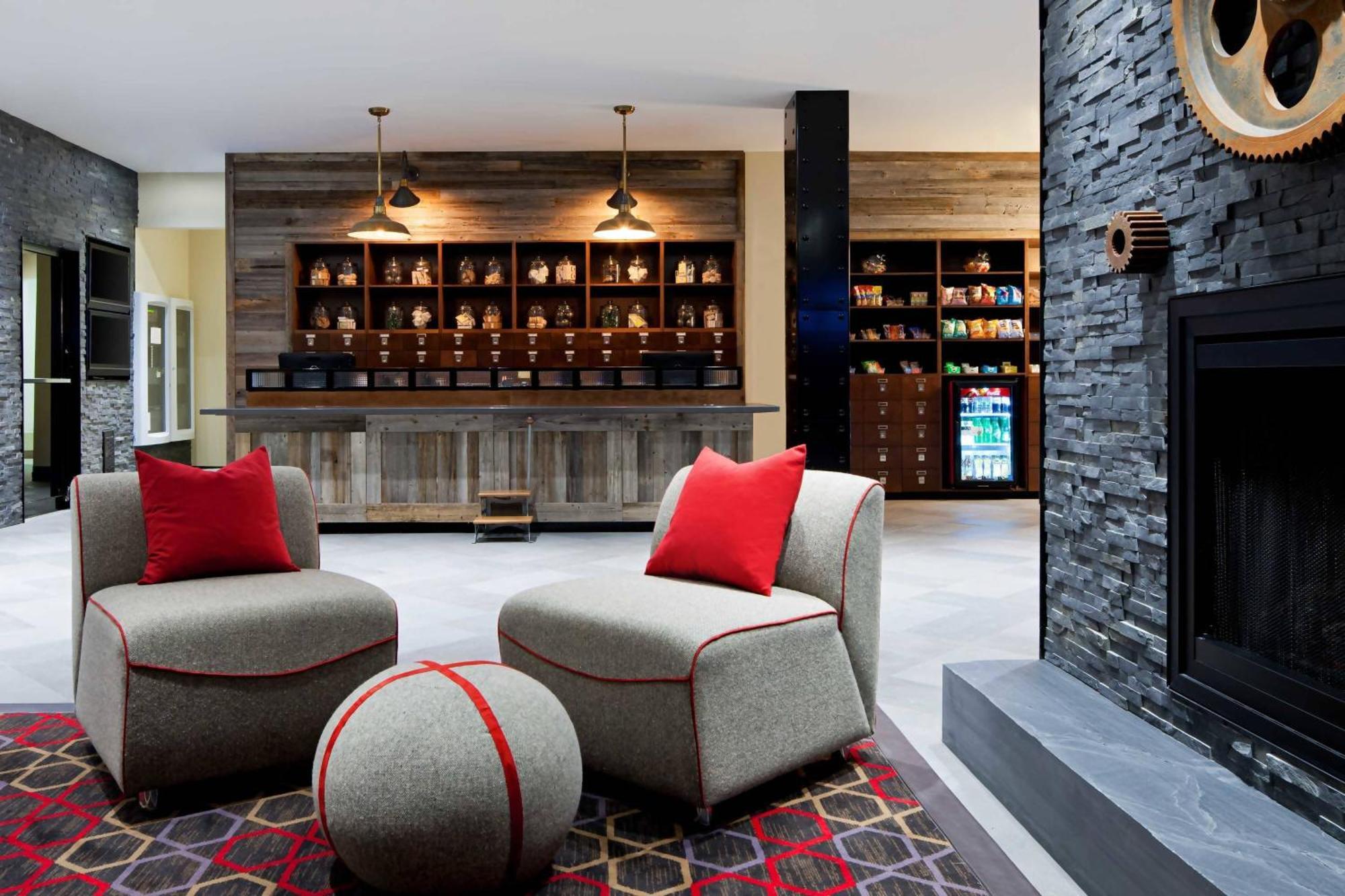 Four Points By Sheraton Edmundston Hotel & Conference Center Екстер'єр фото