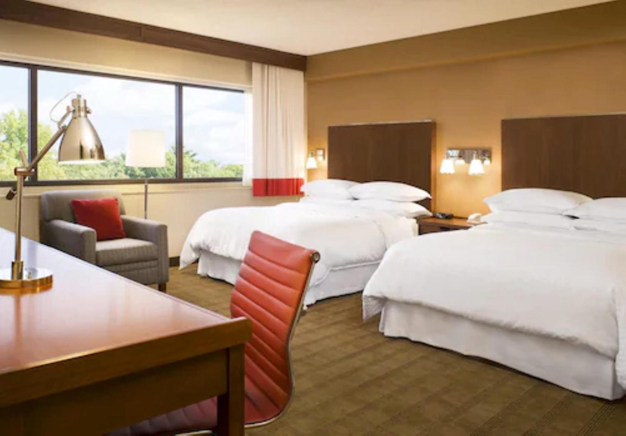 Four Points By Sheraton Edmundston Hotel & Conference Center Екстер'єр фото
