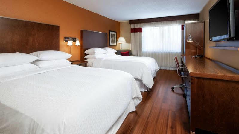 Four Points By Sheraton Edmundston Hotel & Conference Center Екстер'єр фото